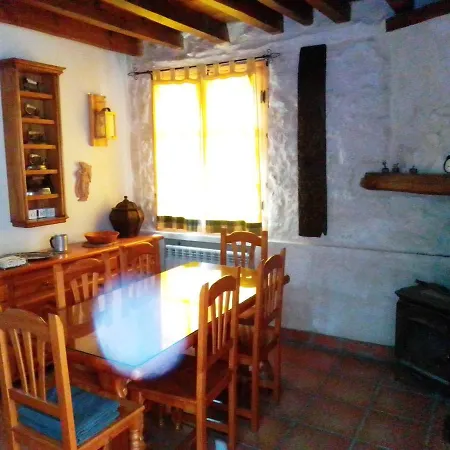 Old Dance House Castro de Fuentiduena